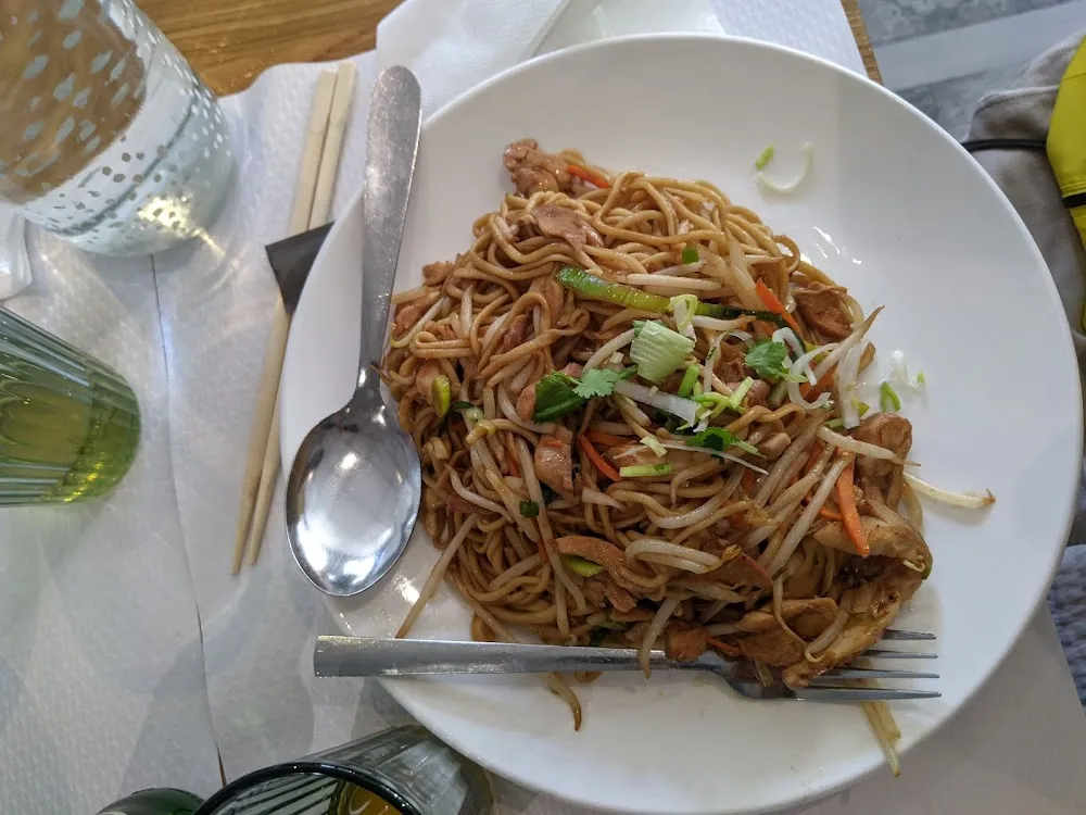 Nouilles Sautées Au Poulet